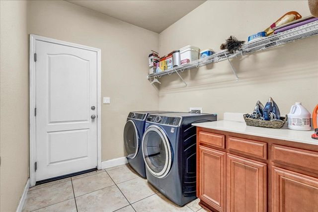 3615 W Sunnyview Avenue, Visalia, CA 93291