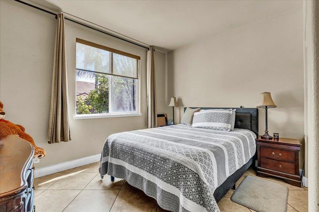 3615 W Sunnyview Avenue, Visalia, CA 93291