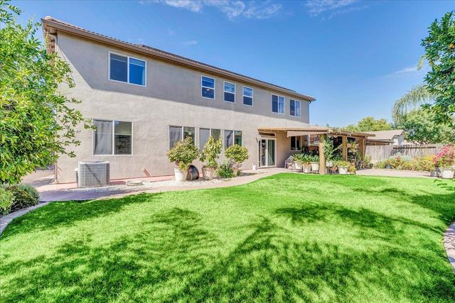 3615 W Sunnyview Avenue, Visalia, CA 93291