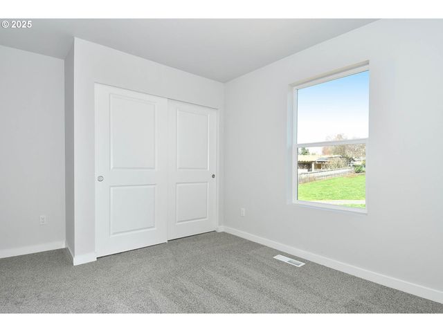 5905 Ne 68TH St, Vancouver, WA 98661