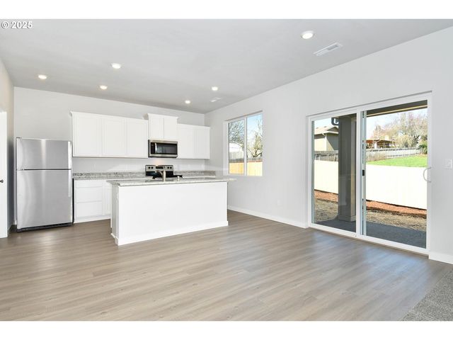 5905 Ne 68TH St, Vancouver, WA 98661