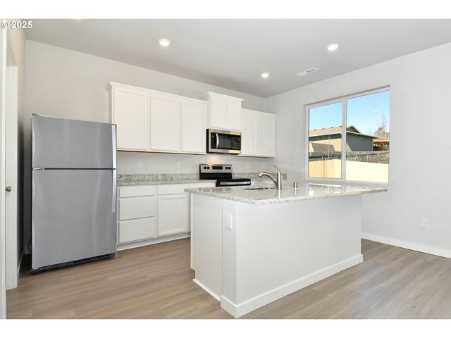 5905 Ne 68TH St, Vancouver, WA 98661