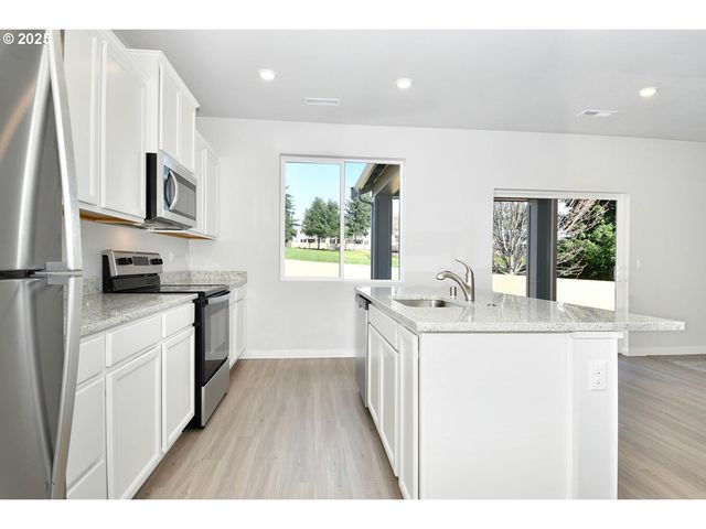 5905 Ne 68TH St, Vancouver, WA 98661