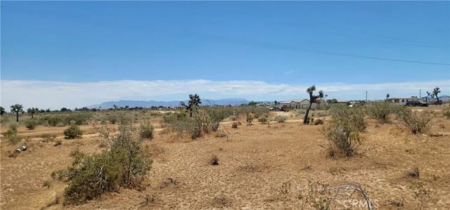 12350 Pueblo Trl, Phelan, CA 92392
