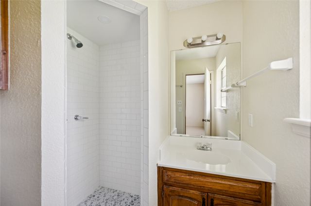 8966 E 56th Place, Tulsa, OK 74145