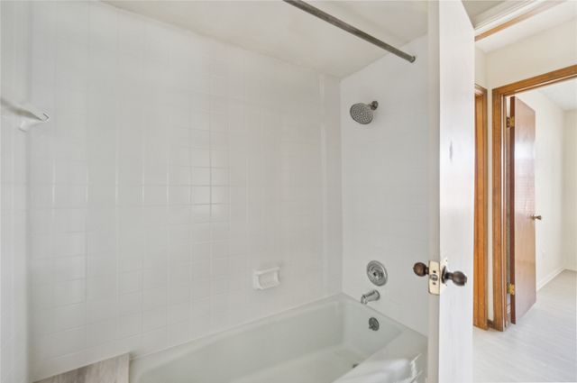 8966 E 56th Place, Tulsa, OK 74145