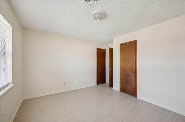 8966 E 56th Place, Tulsa, OK 74145