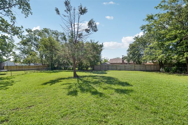 8966 E 56th Place, Tulsa, OK 74145