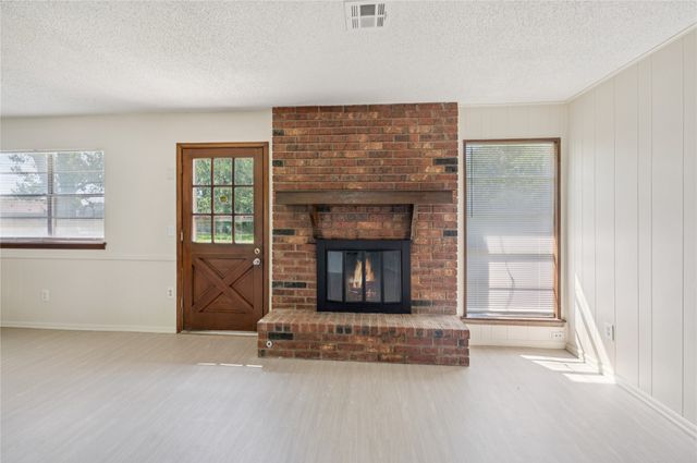 8966 E 56th Place, Tulsa, OK 74145
