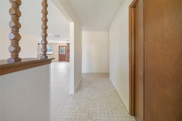 8966 E 56th Place, Tulsa, OK 74145
