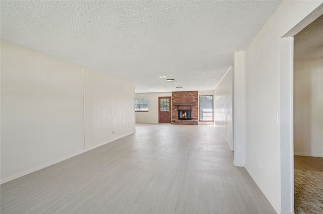 8966 E 56th Place, Tulsa, OK 74145
