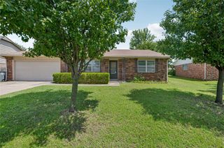 8966 E 56th Place, Tulsa, OK 74145