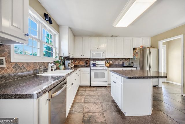 1307 Regatta Way, Mcdonough, GA 30252