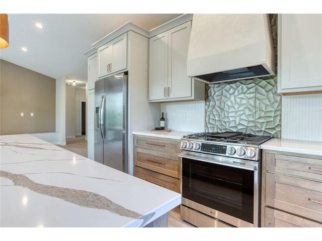 251 Saddle Ridge Lane, River Falls, WI 54022