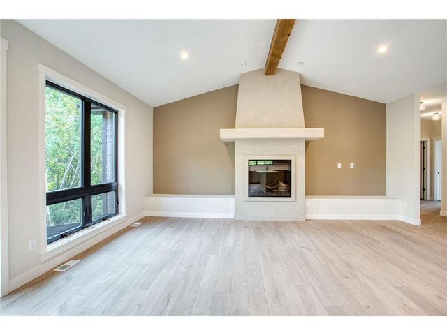 251 Saddle Ridge Lane, River Falls, WI 54022