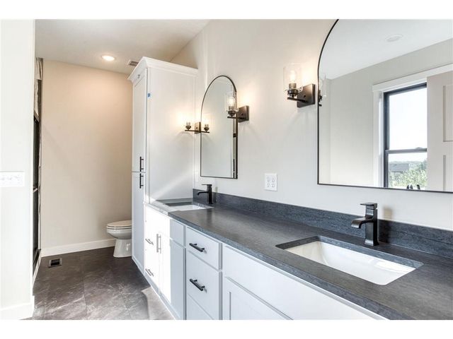 251 Saddle Ridge Lane, River Falls, WI 54022