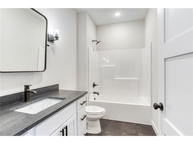 251 Saddle Ridge Lane, River Falls, WI 54022