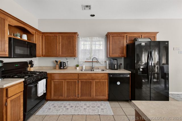 1004 S 75th Street, Broken Arrow, OK 74014