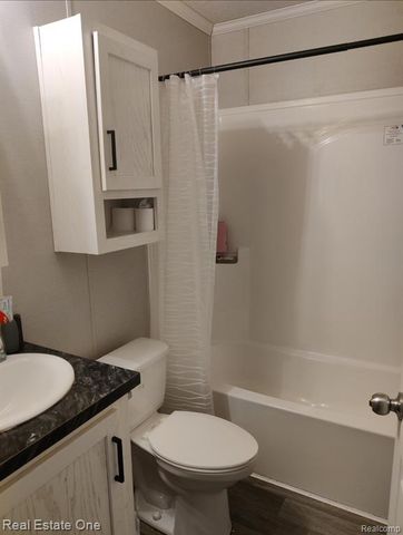 15990 Villaire Ave., Clinton Township, MI 48038