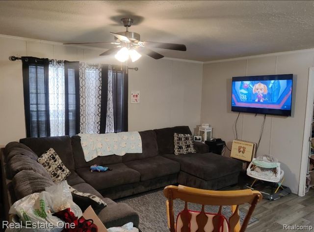 15990 Villaire Ave., Clinton Township, MI 48038