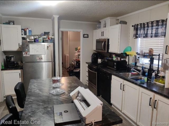 15990 Villaire Ave., Clinton Township, MI 48038