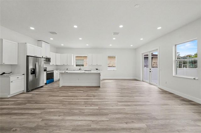 5240 66TH WAY N, St Petersburg, FL 33709