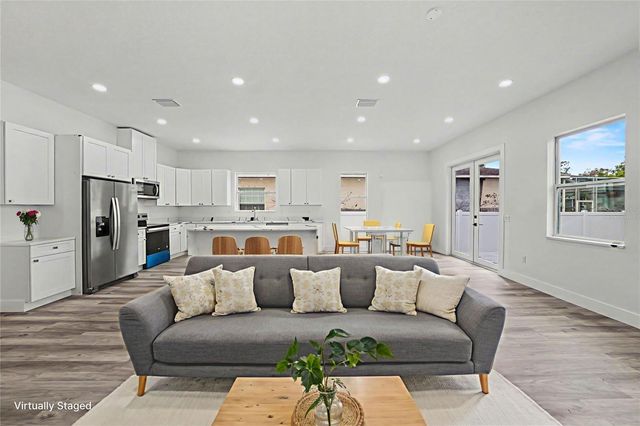 5240 66TH WAY N, St Petersburg, FL 33709