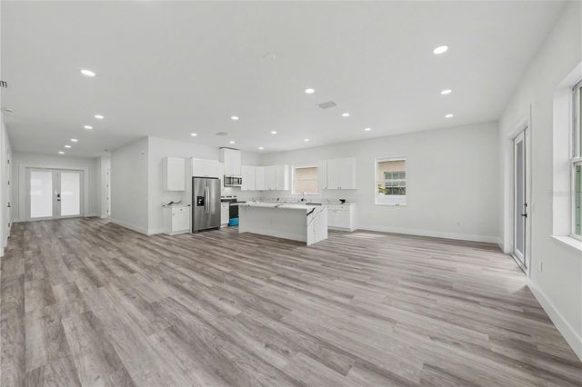 5240 66TH WAY N, St Petersburg, FL 33709