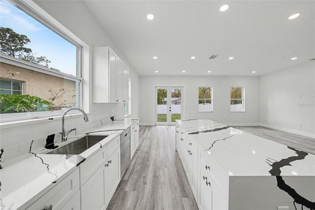 5240 66TH WAY N, St Petersburg, FL 33709