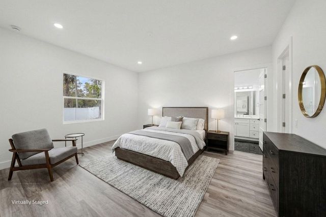 5240 66TH WAY N, St Petersburg, FL 33709