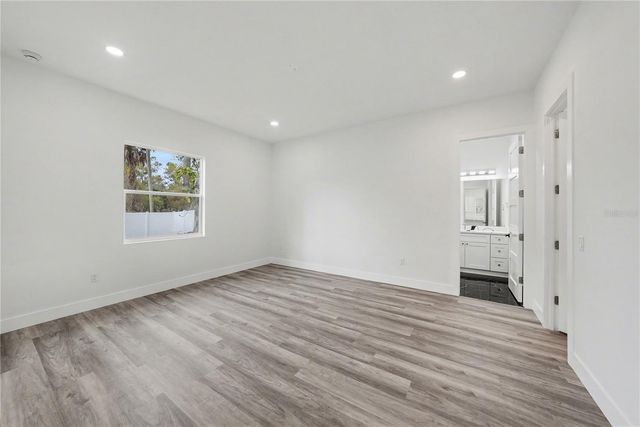 5240 66TH WAY N, St Petersburg, FL 33709