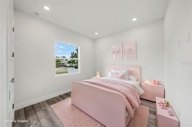 5240 66TH WAY N, St Petersburg, FL 33709