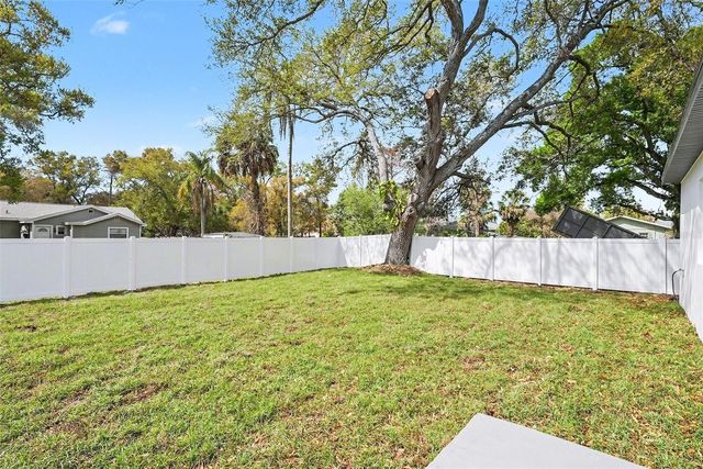 5240 66TH WAY N, St Petersburg, FL 33709