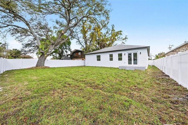 5240 66TH WAY N, St Petersburg, FL 33709