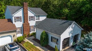 8 Tomahawk Drive, Wayne, NJ 07470