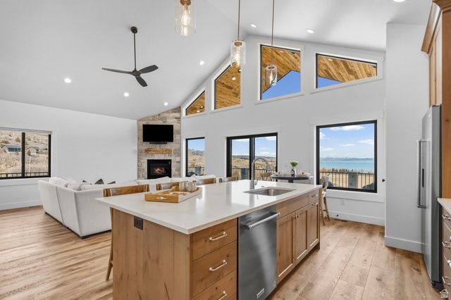 776 W SNOWBERRY CT, Garden City, UT 84028
