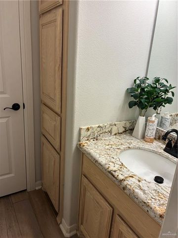 8314 N 33rd Lane N, Mcallen, TX 78504