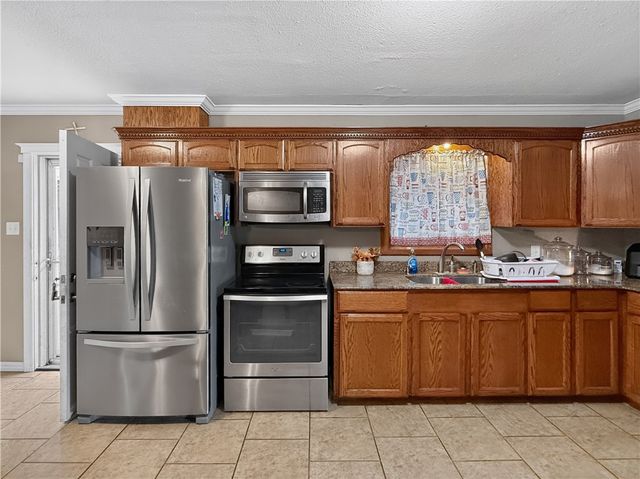200 Ashburn Ave, Robstown, TX 78380