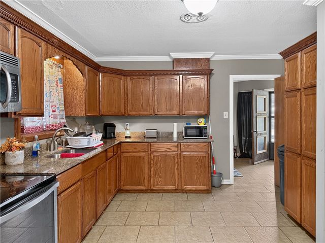 200 Ashburn Ave, Robstown, TX 78380