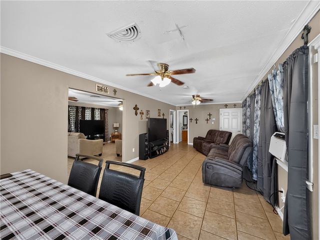 200 Ashburn Ave, Robstown, TX 78380