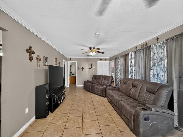 200 Ashburn Ave, Robstown, TX 78380
