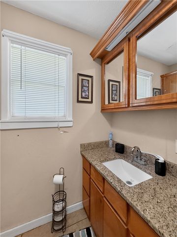 200 Ashburn Ave, Robstown, TX 78380