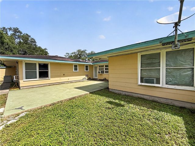 200 Ashburn Ave, Robstown, TX 78380
