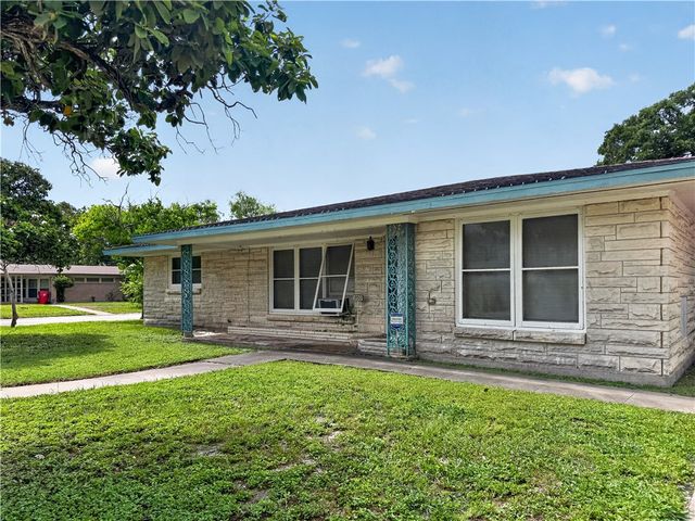 200 Ashburn Ave, Robstown, TX 78380