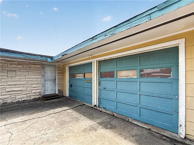 200 Ashburn Ave, Robstown, TX 78380
