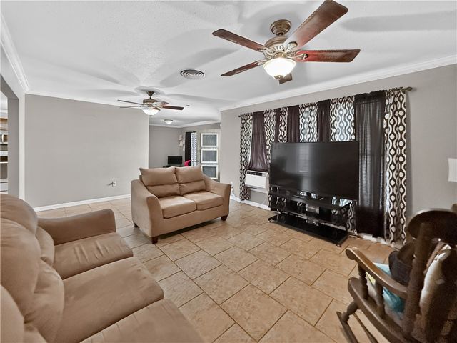 200 Ashburn Ave, Robstown, TX 78380