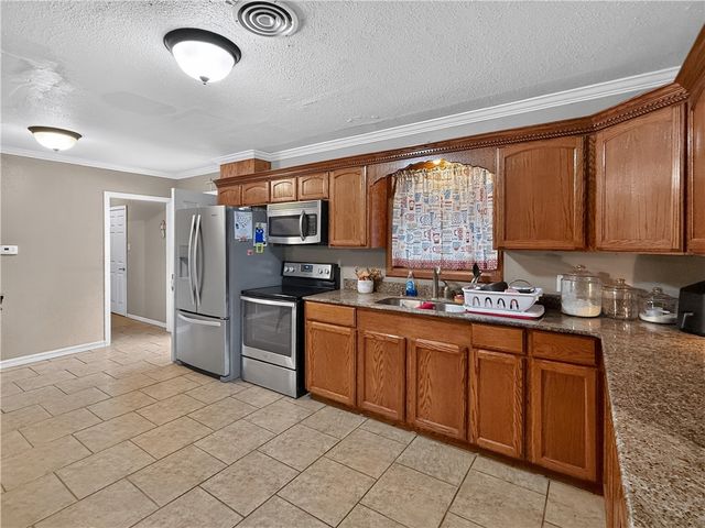 200 Ashburn Ave, Robstown, TX 78380