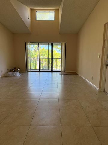 703 Sunny Pine Way B3, Greenacres, FL 33415