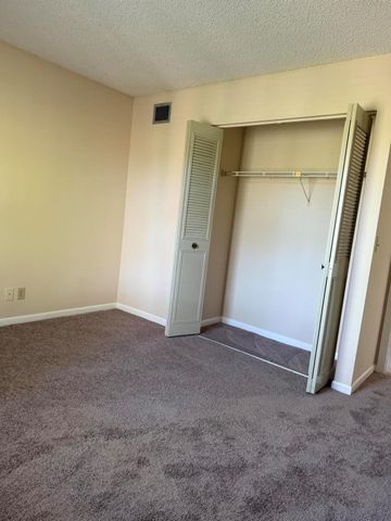 703 Sunny Pine Way B3, Greenacres, FL 33415