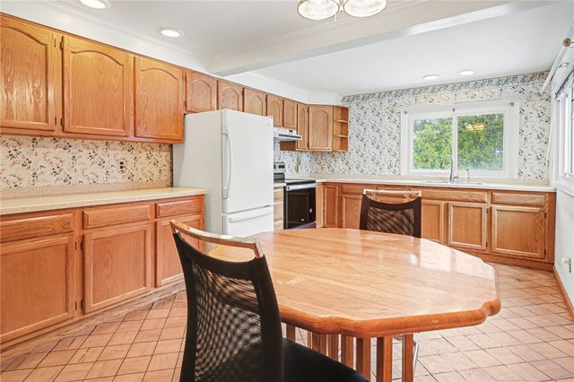 211 Westmar Drive, Gates, NY 14624